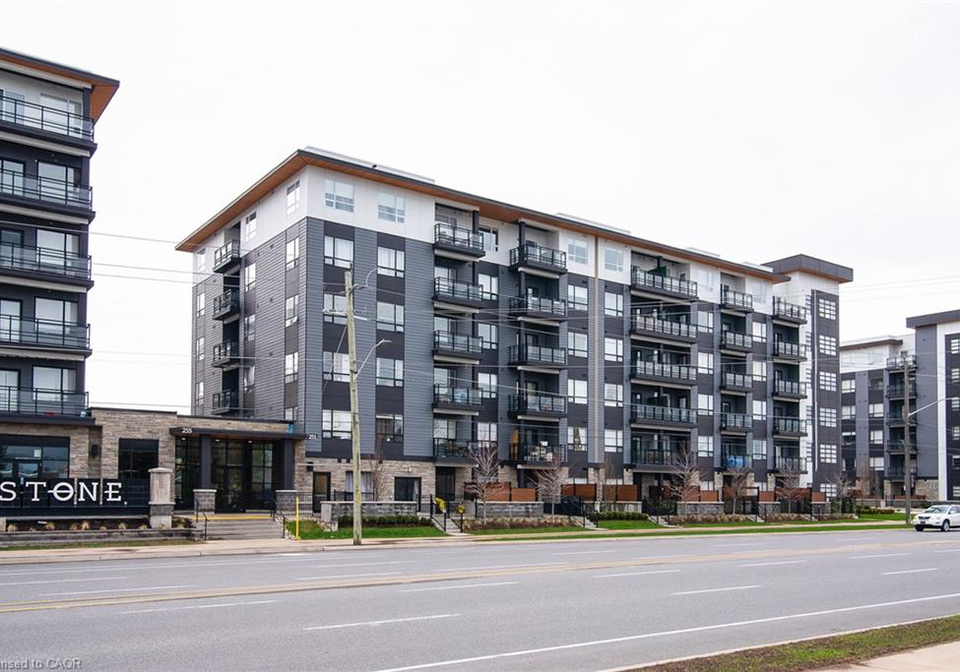 251-northfield-drive-e-waterloo-ontario-40769030
