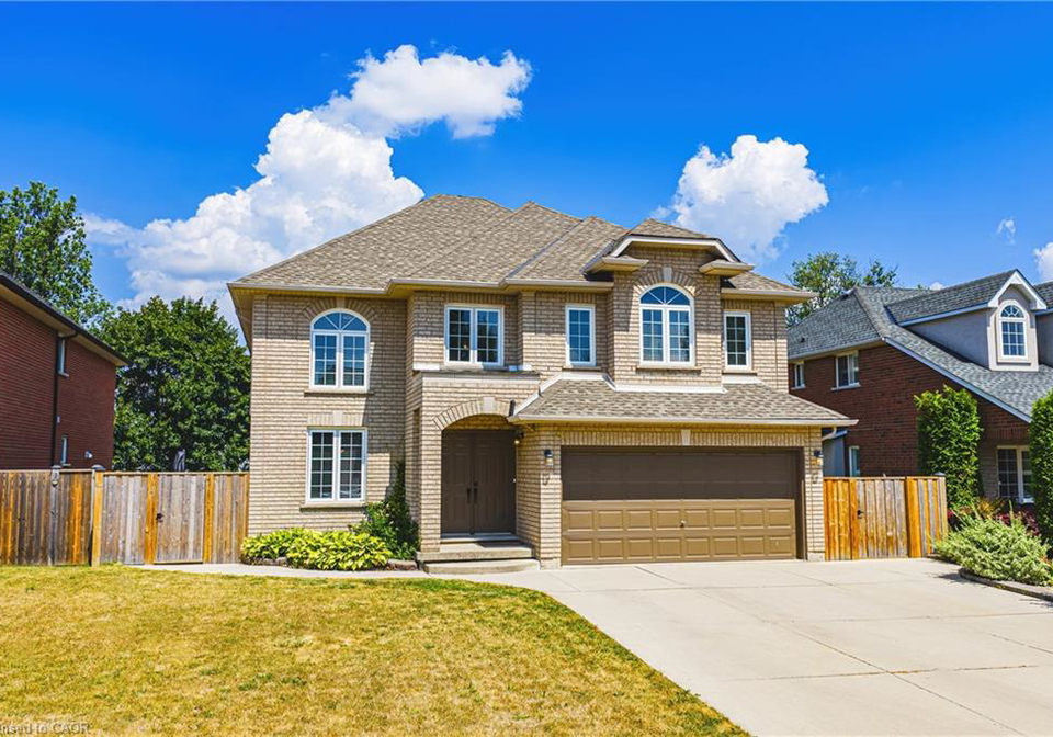 81-jacqueline-boulevard-hamilton-ontario-40769048