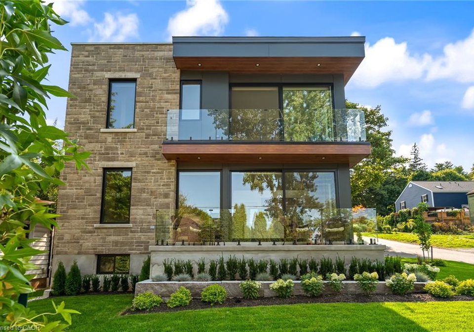 84-ball-street-niagara-on-the-lake-ontario-40769052