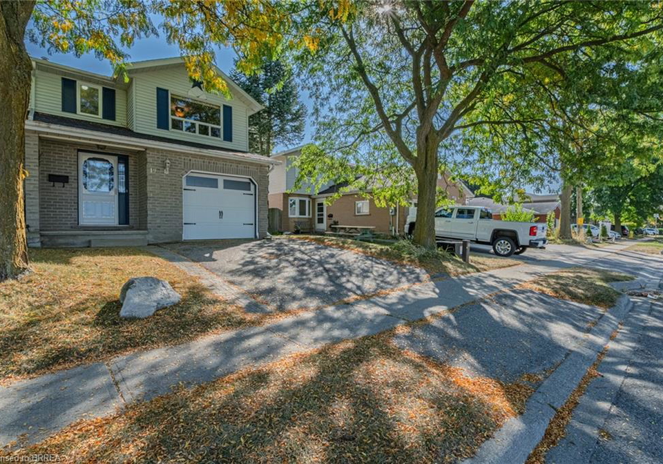 19-oak-avenue-paris-ontario-40769135