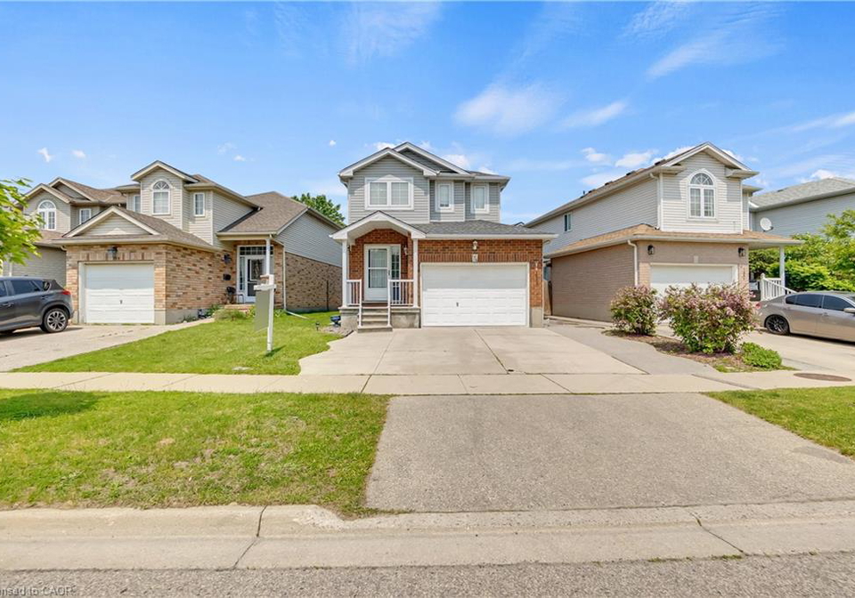174-wilderness-drive-kitchener-ontario-40769191