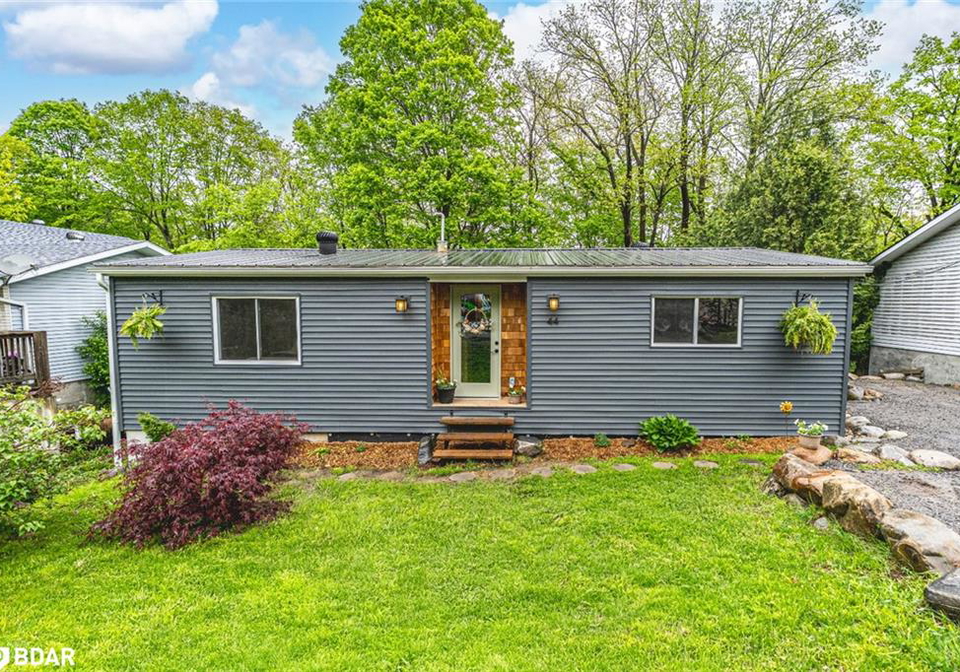 44-edward-street-bracebridge-ontario-40769210