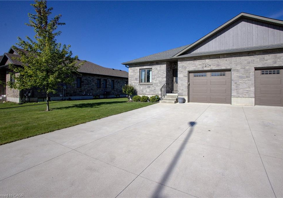 274-mccourt-place-atwood-ontario-40769228