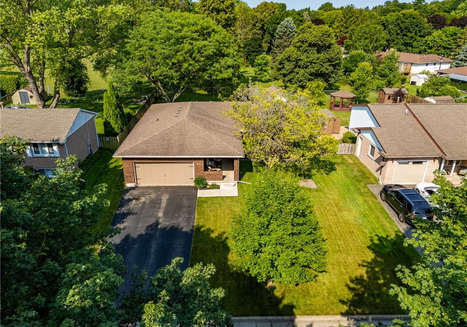 20-sheridan-boulevard-simcoe-ontario-40769349