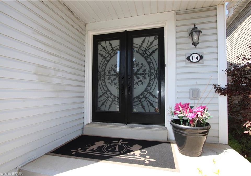 114-blackburn-drive-brantford-ontario-40769397