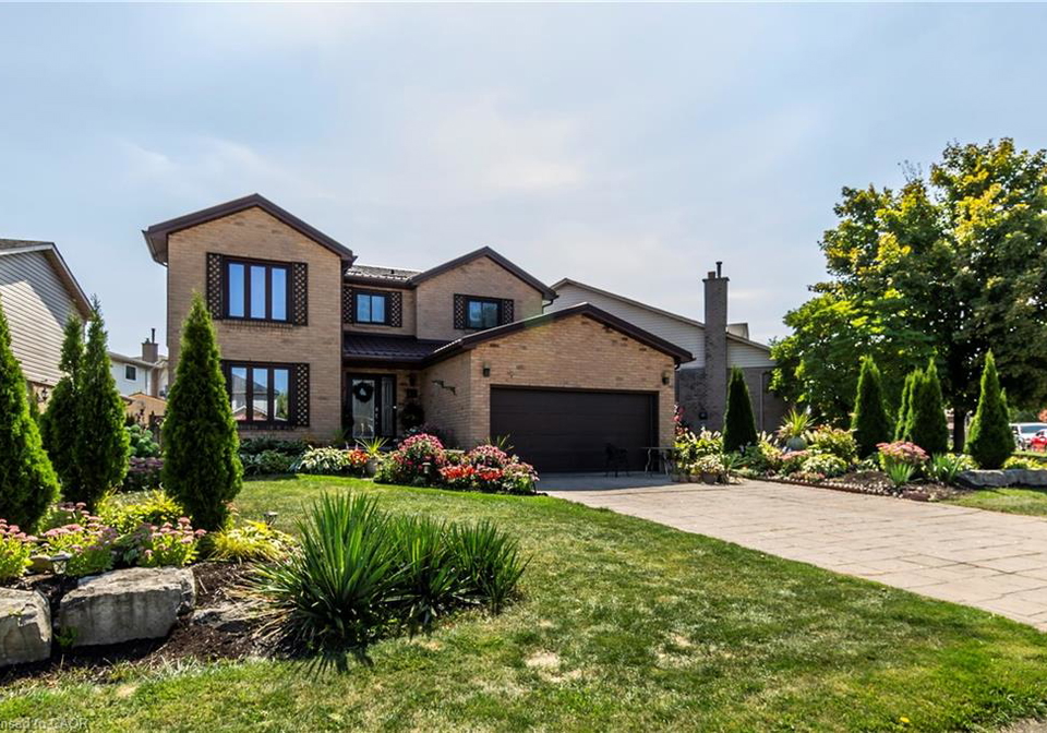 15-bourbon-court-hamilton-ontario-40769467