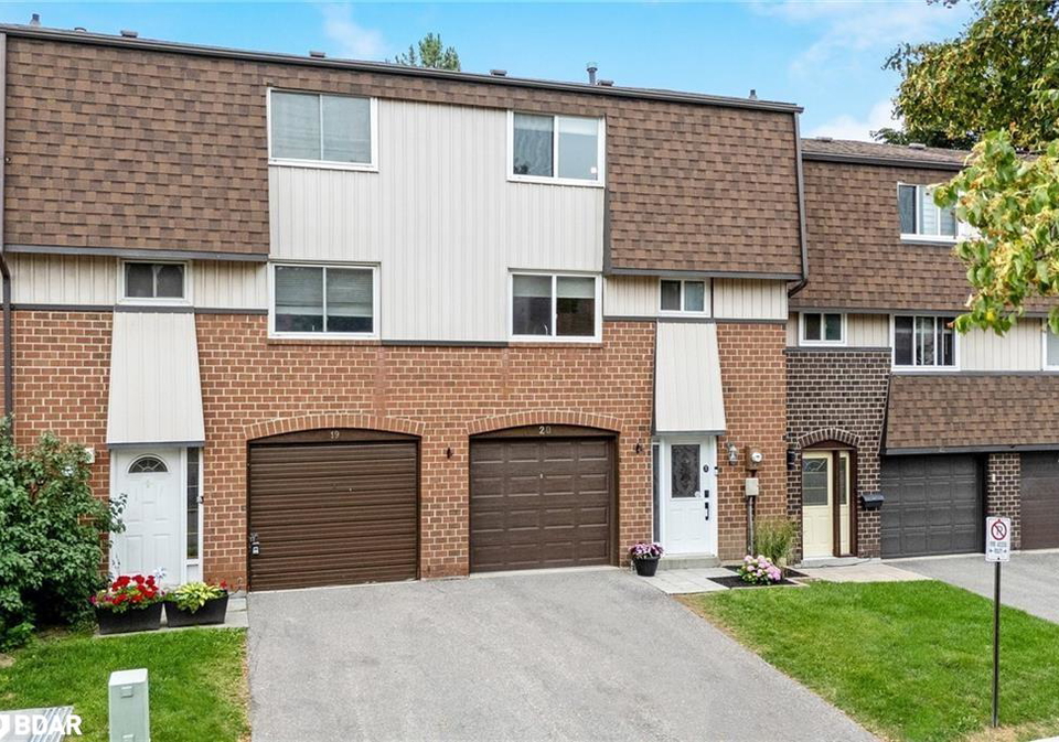 318-laurier-avenue-milton-ontario-40769473
