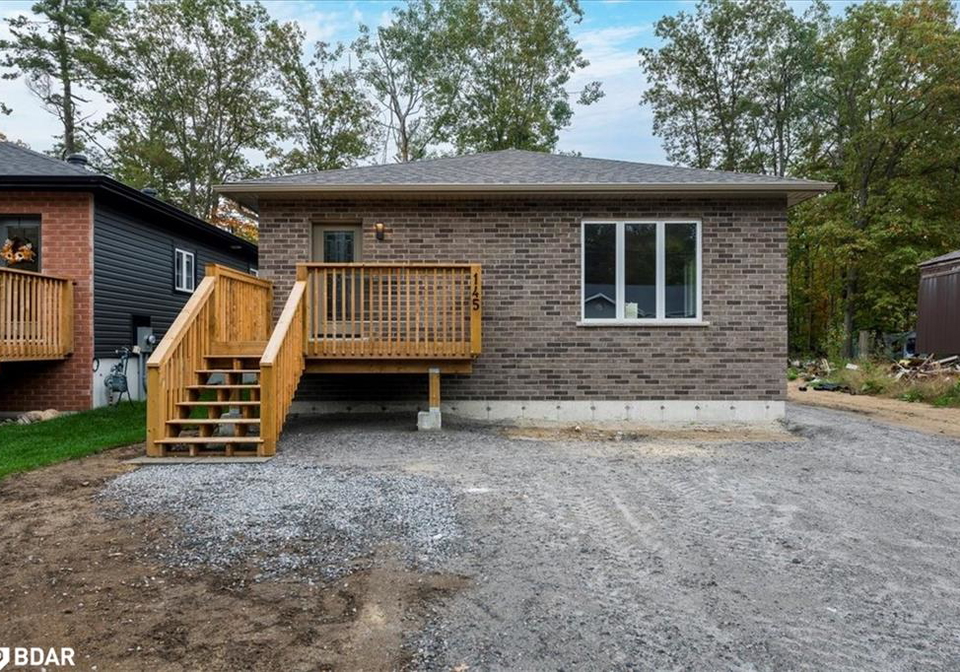 145-pine-street-gravenhurst-ontario-40769488