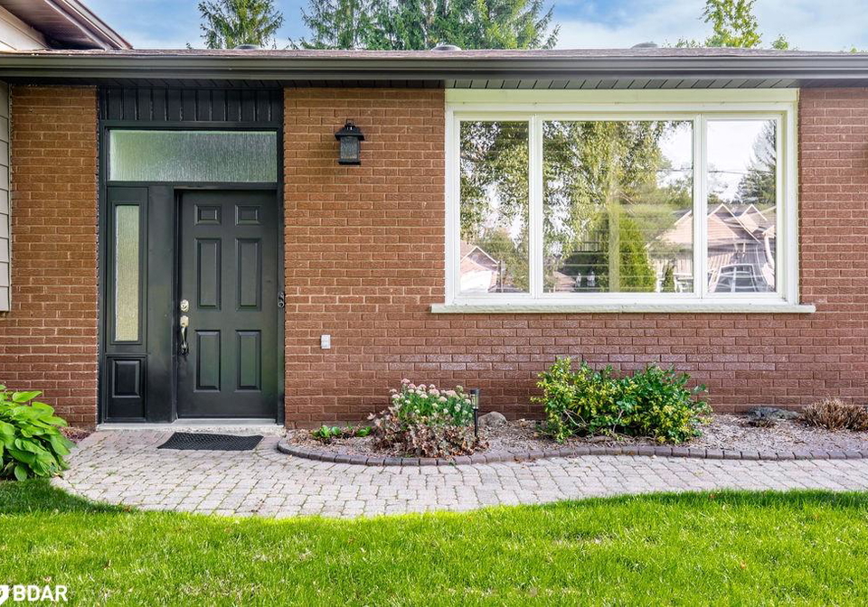 1243-st-vincent-street-midhurst-ontario-40769505