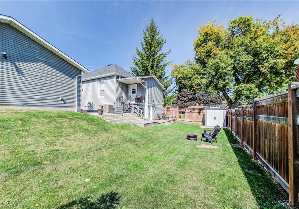 1631-franklin-boulevard-cambridge-ontario-40769544