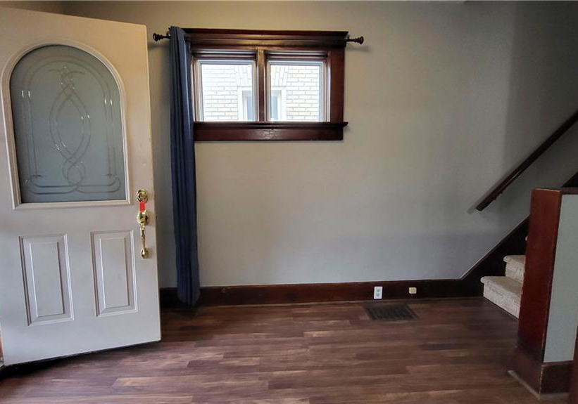17-theresa-street-kitchener-ontario-40769608