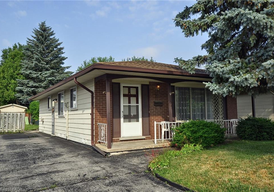 23-gibson-court-kitchener-ontario-40769635