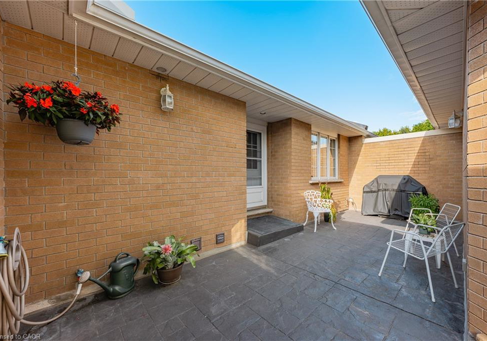 110-beasley-crescent-cambridge-ontario-40769649