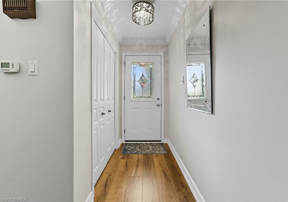 18-mcintosh-court-brantford-ontario-40769709