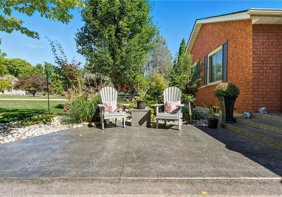 8-first-street-mount-pleasant-ontario-40769712