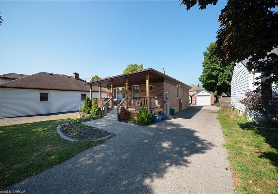 54-fulton-street-brantford-ontario-40769737