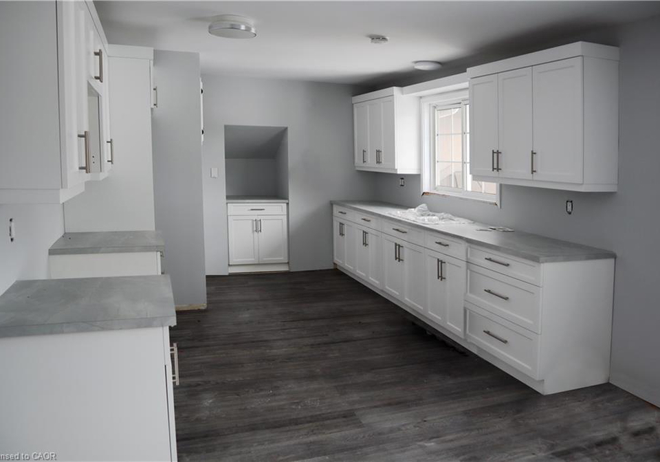 3999-locust-lane-beamsville-ontario-40769777