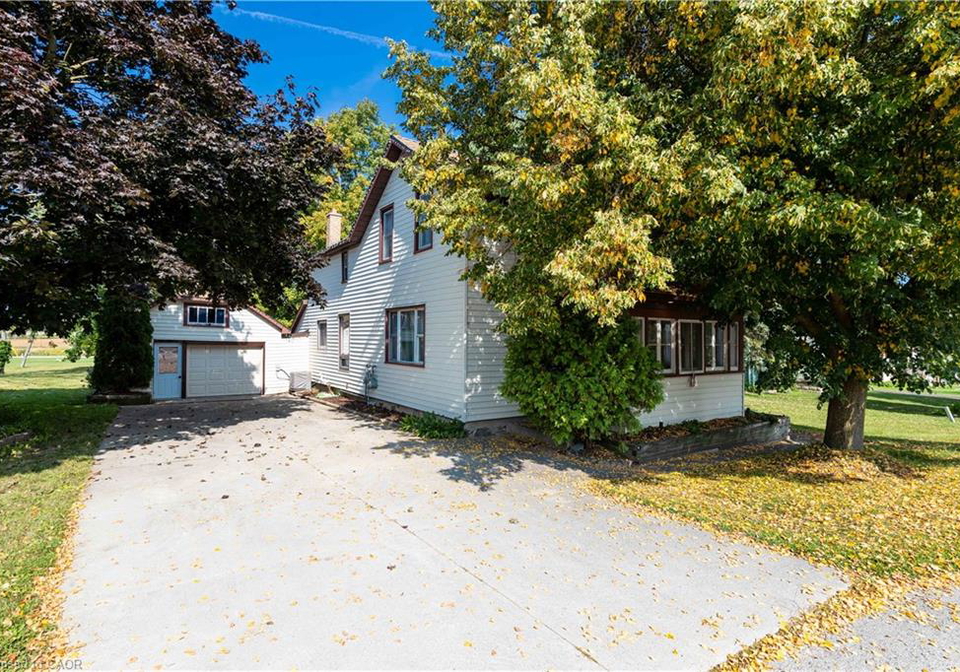 84-absalom-st-w-street-mildmay-ontario-40769882