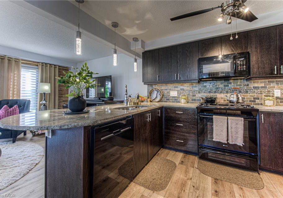 6-upper-mercer-street-kitchener-ontario-40769977