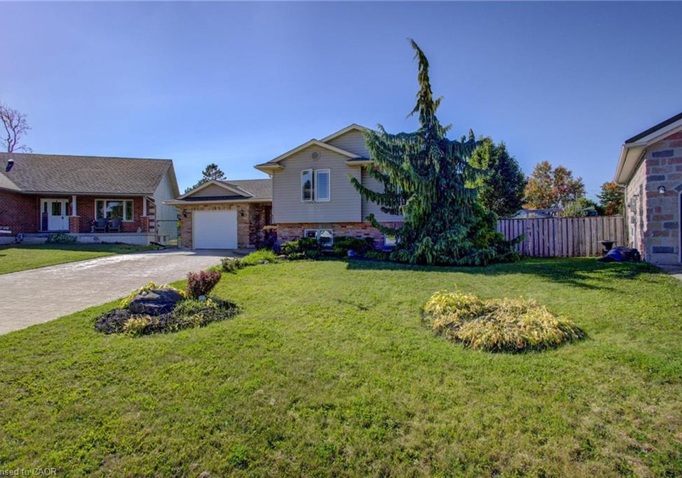105-connery-road-mount-forest-ontario-40770000
