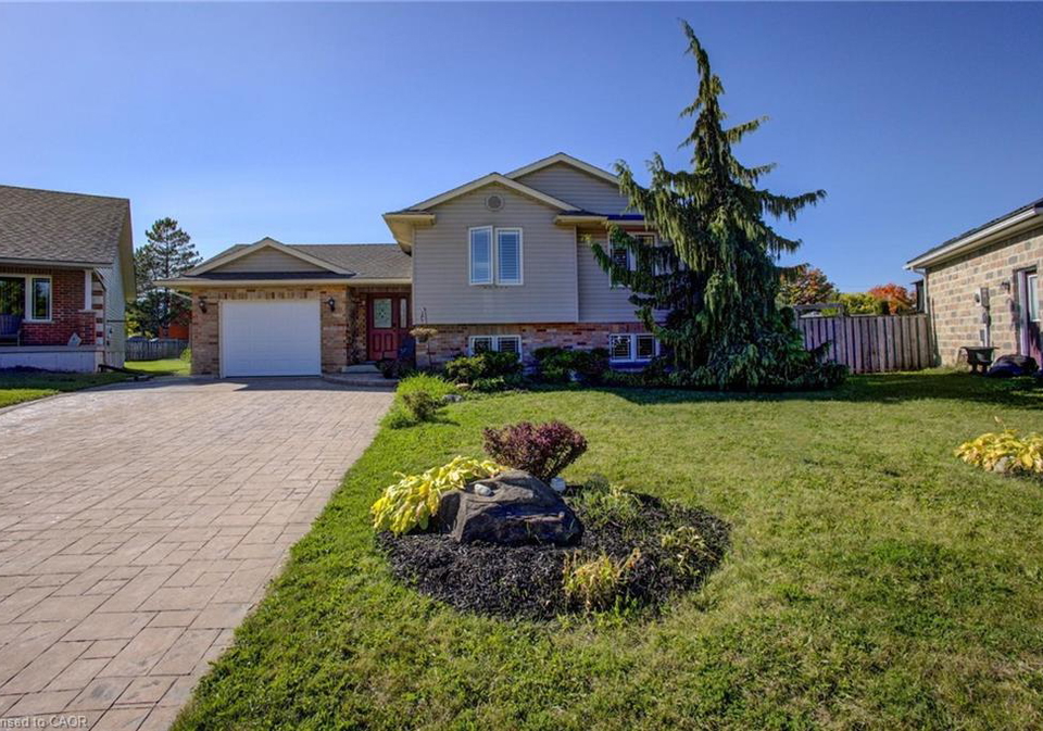 105-connery-road-mount-forest-ontario-40770000