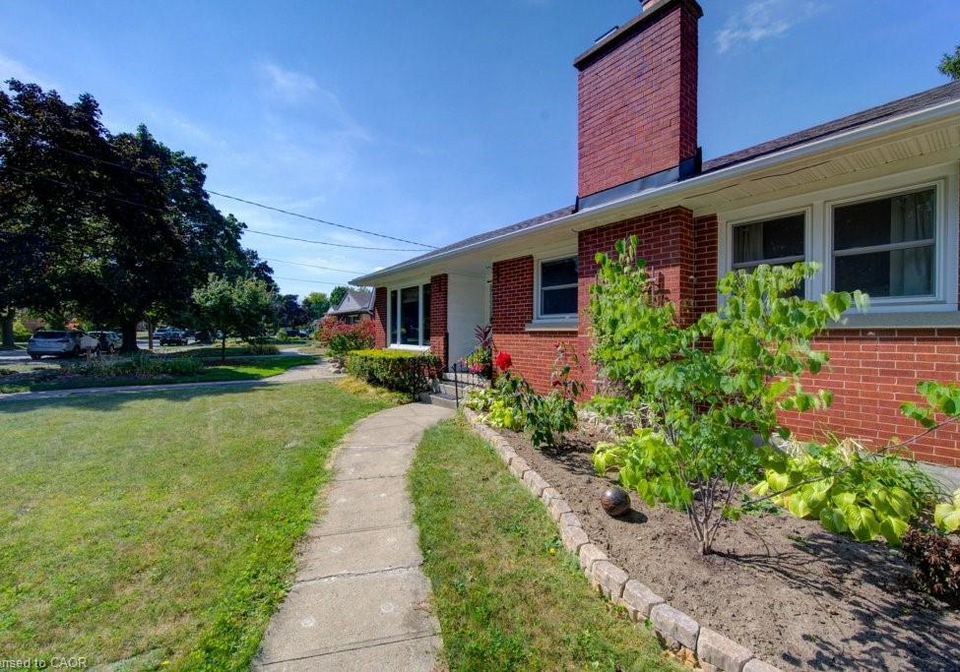 46-bournemouth-avenue-kitchener-ontario-40770105