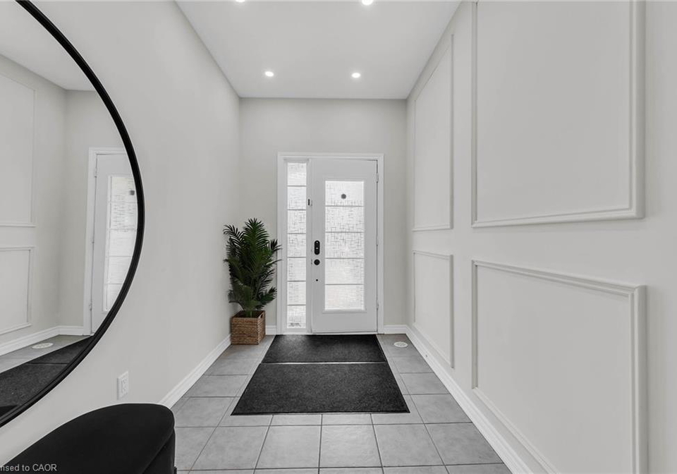 135-borers-creek-circle-waterdown-ontario-40770274
