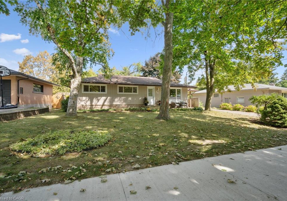 34-graystone-avenue-kitchener-ontario-40770289