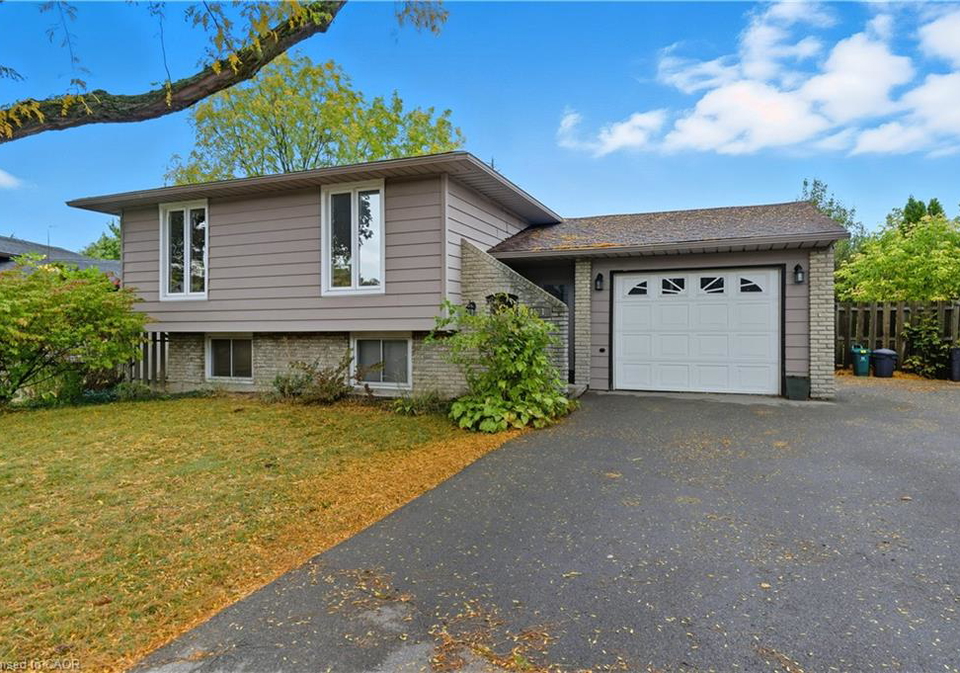 111-britten-close-hamilton-ontario-40770439