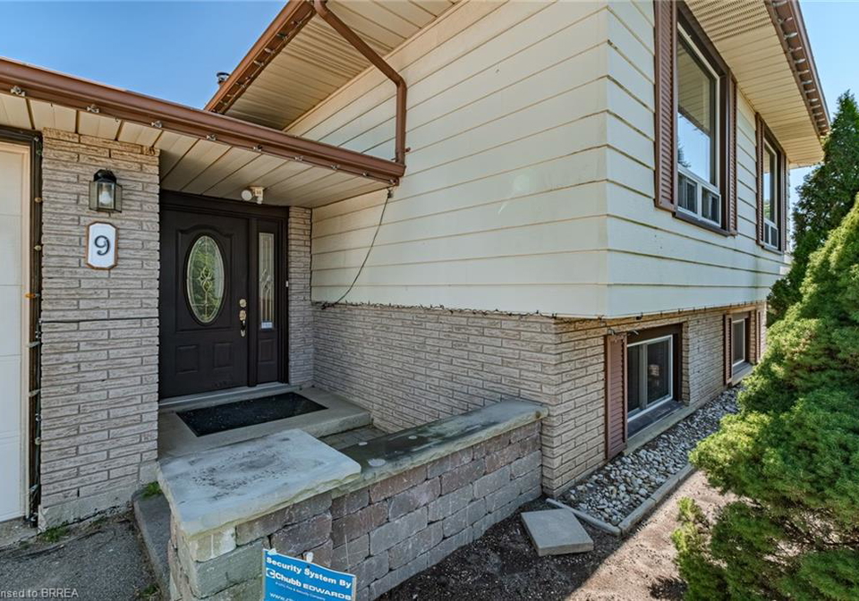 9-bannister-street-oakland-ontario-40770545