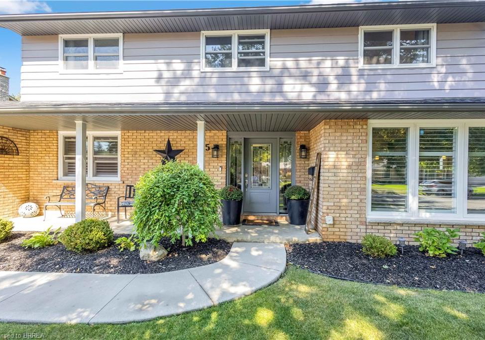15-candlewood-drive-brantford-ontario-40770886
