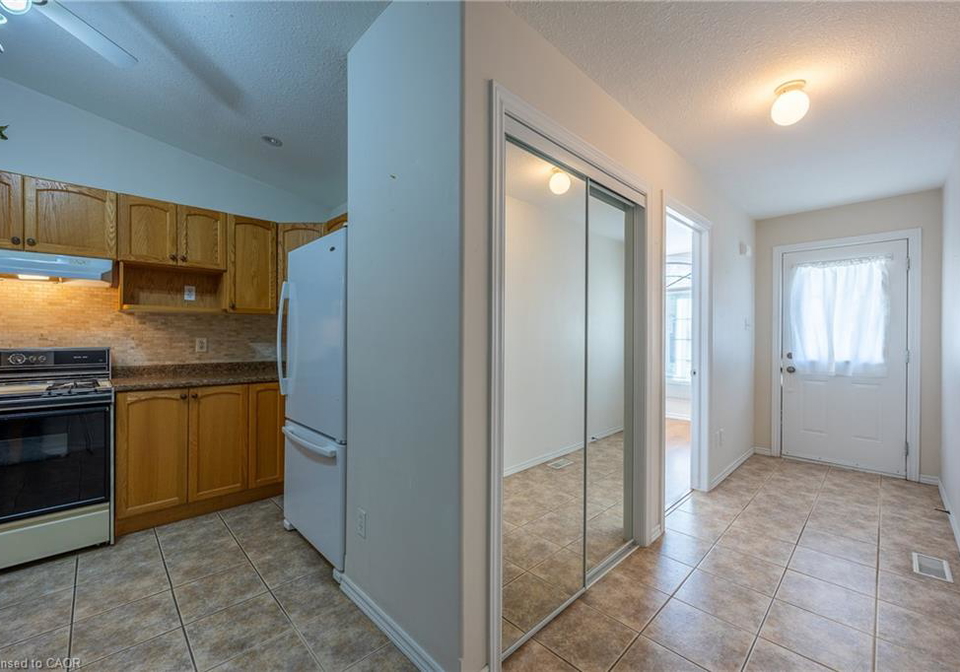 510-the-queensway-highway-w-simcoe-ontario-40770953