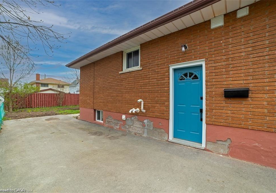 37-st-augustine-avenue-welland-ontario-40770961