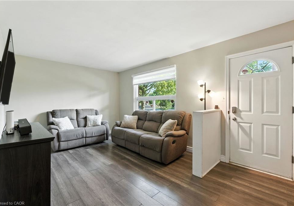 11-eastvale-place-hamilton-ontario-40771048