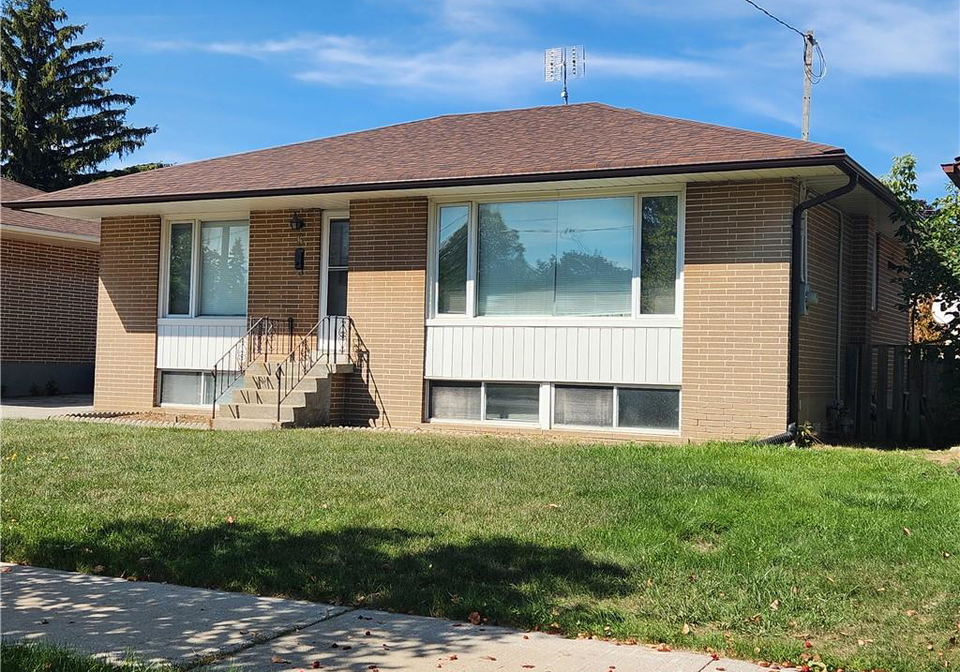 6-hoshlega-drive-scarborough-ontario-40771105