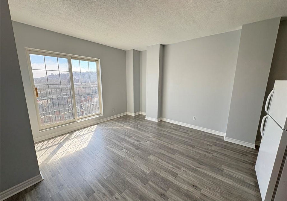 135-james-street-s-hamilton-ontario-40771119