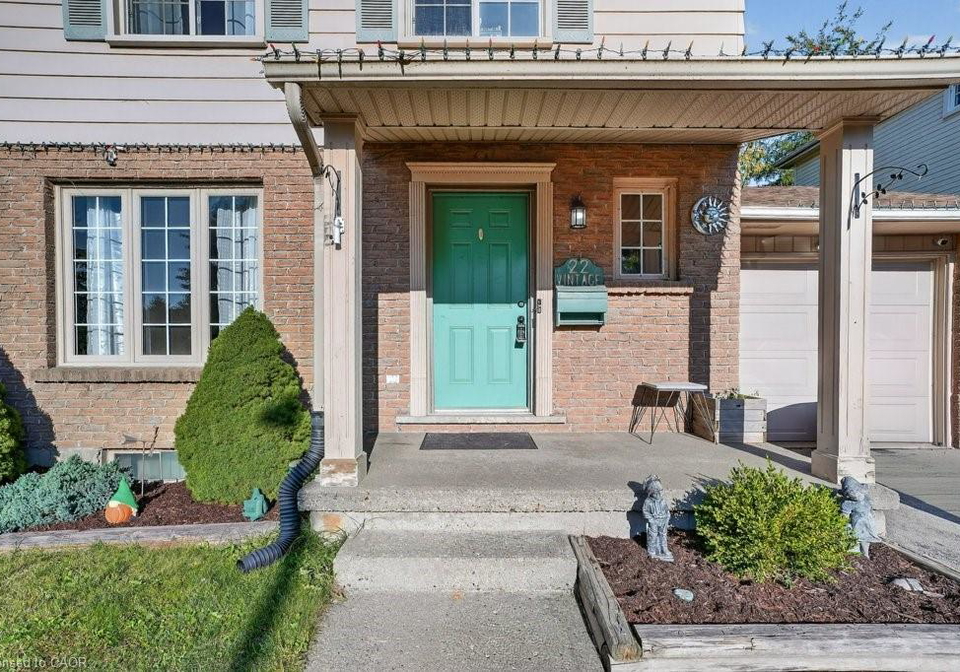 22-vintage-crescent-kitchener-ontario-40771215