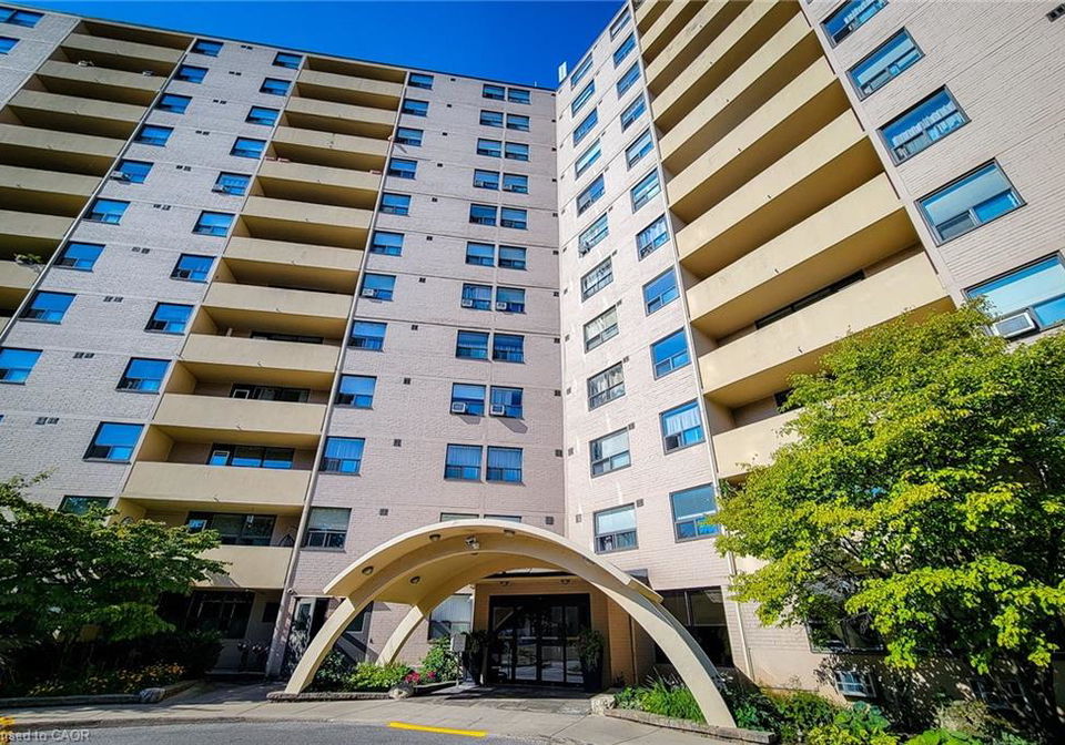 700-dynes-road-burlington-ontario-40771232