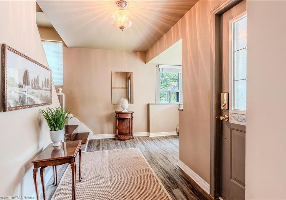 95-paradise-road-n-hamilton-ontario-40771235