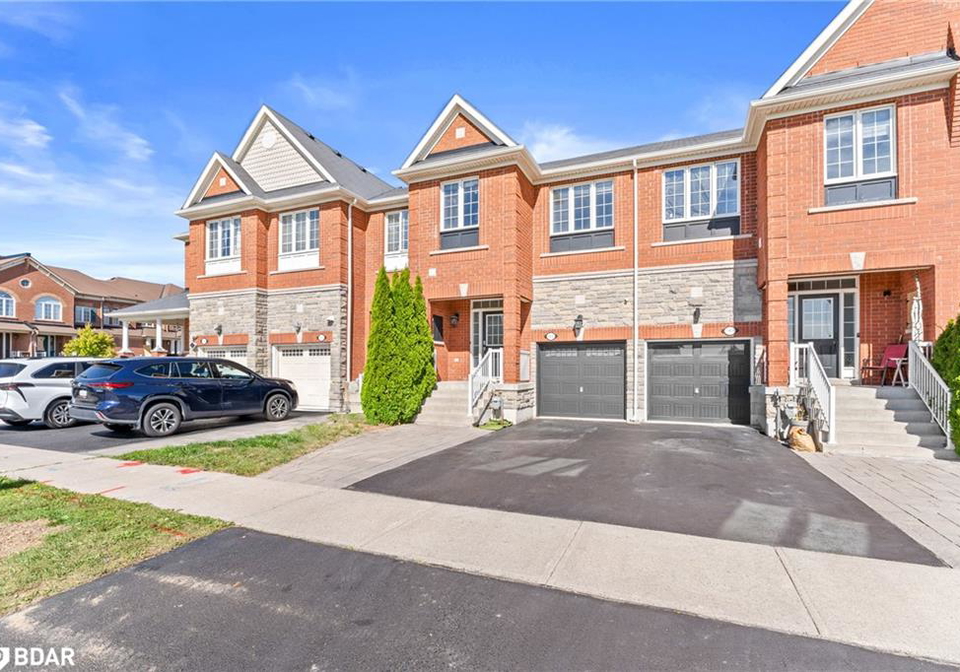 92-mccann-crescent-bradford-ontario-40771406