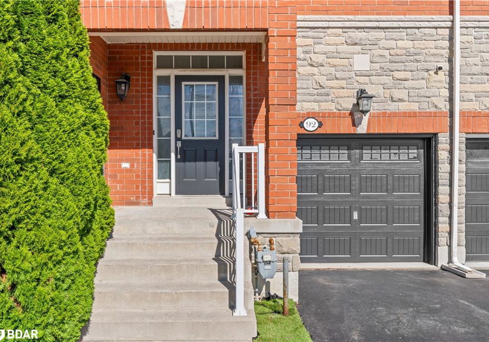 92-mccann-crescent-bradford-ontario-40771406