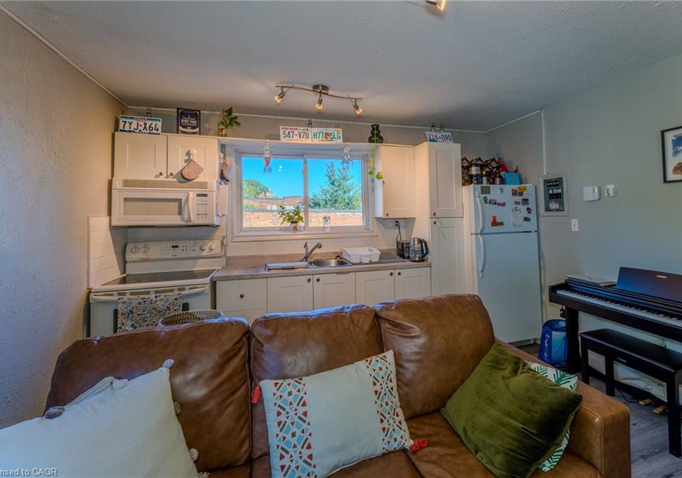 1113-main-street-e-hamilton-ontario-40771410