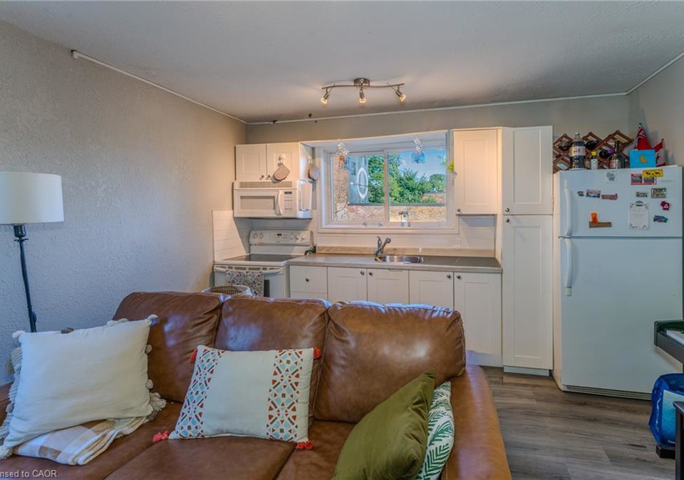 1113-main-street-e-hamilton-ontario-40771410