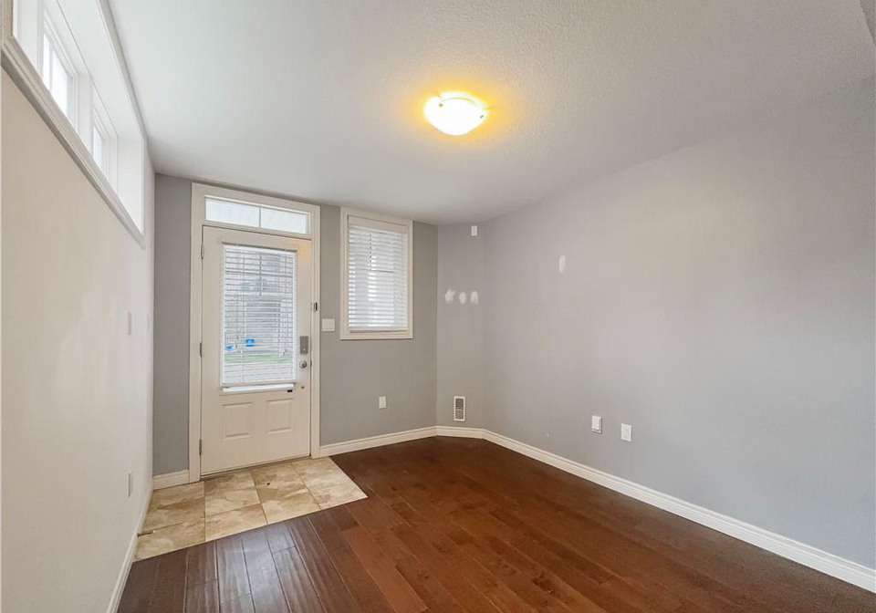 14-whaley-lane-ancaster-ontario-40771424