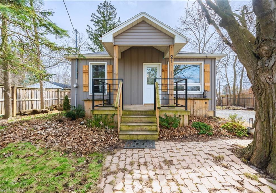 21-renfrew-street-e-caledonia-ontario-40771438