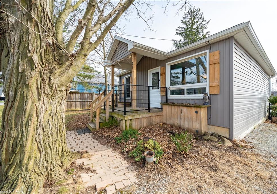 21-renfrew-street-e-caledonia-ontario-40771438