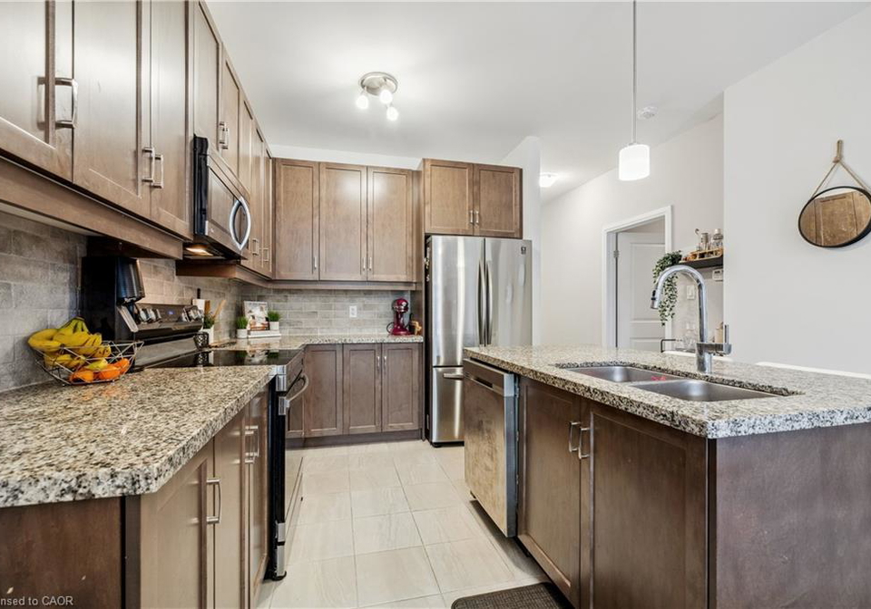 18-south-coast-circle-crystal-beach-ontario-40771494
