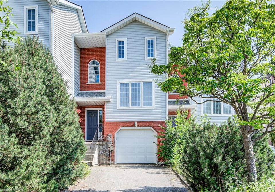 635-grange-crescent-waterloo-ontario-40771575
