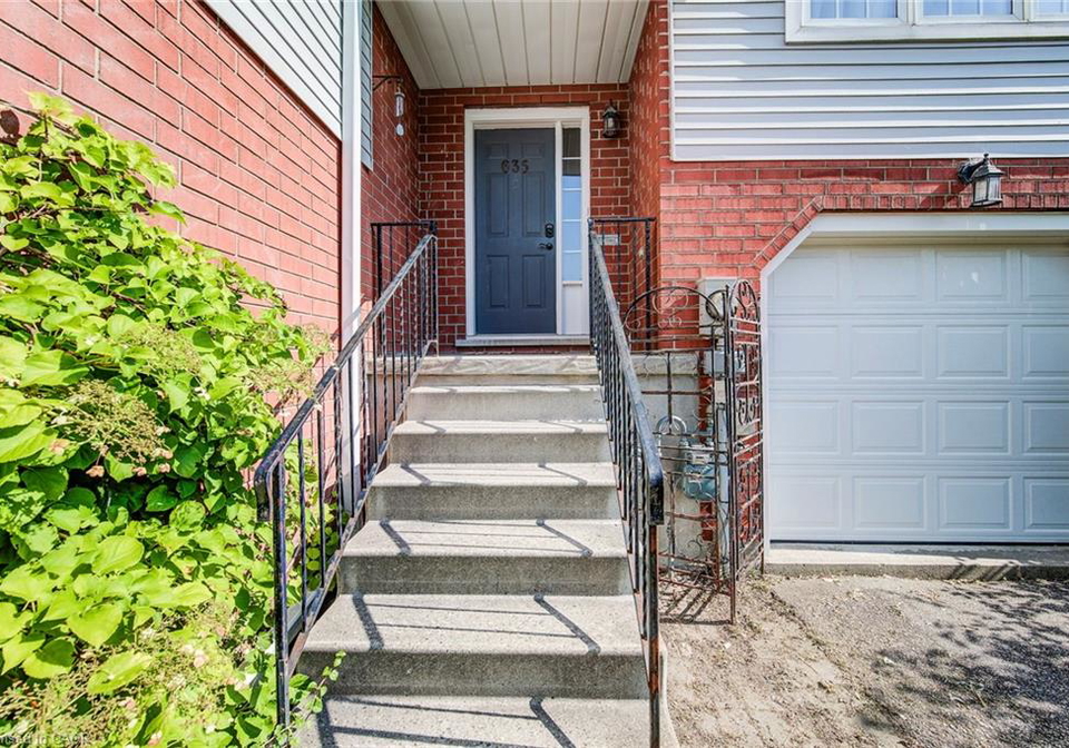 635-grange-crescent-waterloo-ontario-40771575