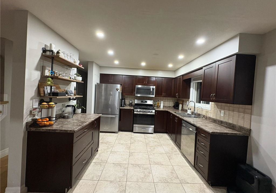 165-westmeadow-drive-kitchener-ontario-40771610